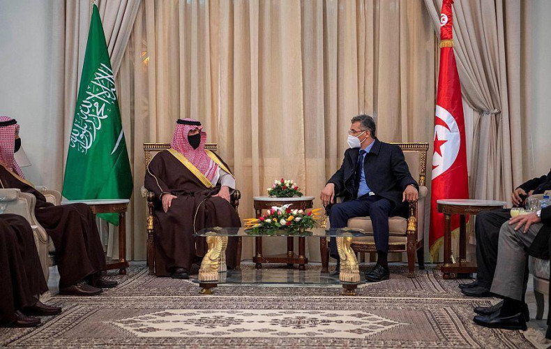 الأمير عبدالعزيز بن سعود يصل إلى الجمهورية التونسية في زيارة رسمية