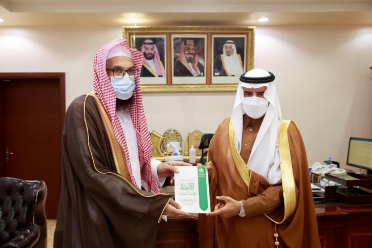 محافظ الزلفي يطلق حملتي “إن الله لا يصلح عمل المفسدين واعتزاز” والشبانات يلتقي منسوبي هيئة الأمر بالمعروف