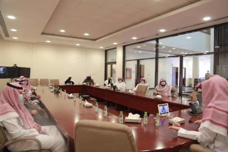 مدير عام فرع هيئة الأمر بالمعروف بالرياض يلقي كلمة عن خطر الجماعات الإرهابية لمنسوبي الفرع