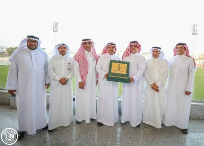 رئيس ضمك يستقبل رئيس وأعضاء مؤسسة “قدوات عطاء ووفاء للوطن”