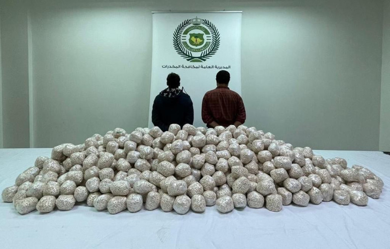 مكافحة المخدرات تضبط (1,272,000) قرص إمفيتامين مخدر بحوزة وافدين عربيين