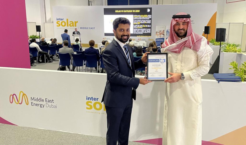 رئيس الاستثمارات بمجموعة تكنولوجيات الصحراء.. تخزين الطاقة الكهربائية هو الجسر الحقيقي نحو مستقبل الطاقة النظيفة