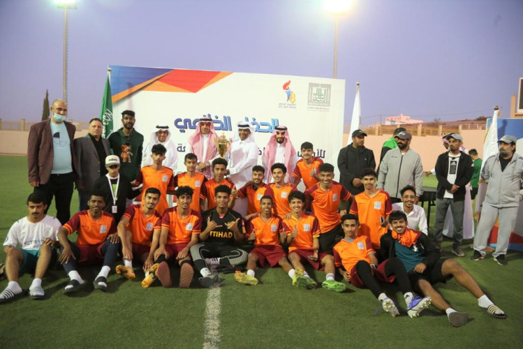 رئيس جامعة الملك خالد يشهد ختام الأولمبياد الرياضي الثامن