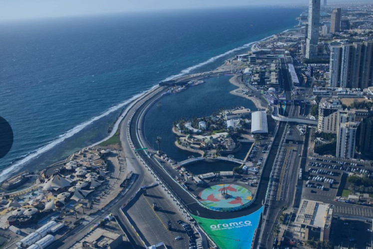 جدة تشهدُ مساء اليوم ختام السباق الرسمي لجائزة السعودية الكبرى للفورمولا1