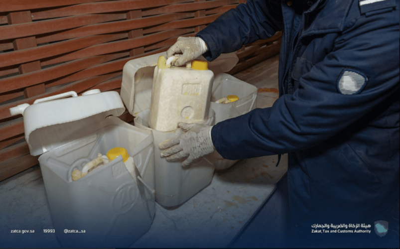 لم تفلح حيلة العمرة والزيتون.. إحباط تهريب 141 ألف حبة كبتاجون بالحديثة