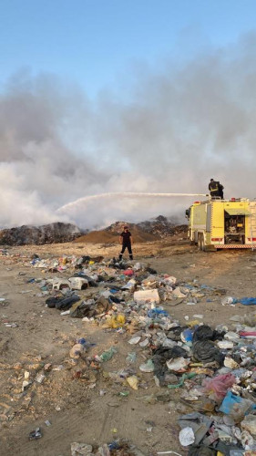 فرق الدفاع المدني تُباشر حريقاً بمركز حلي “والاسباب مُفتعله”
