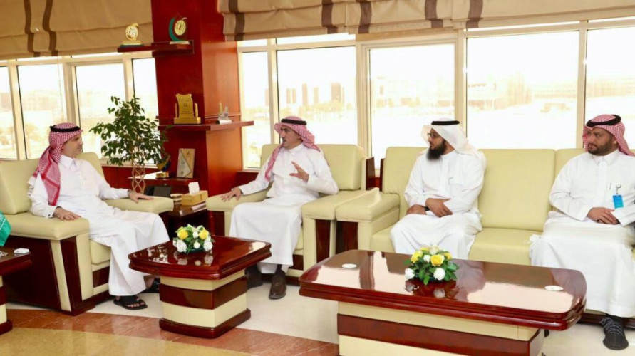 جامعة الجوف وتجمع الجوف الصحي يبحثان سبل التعاون المشترك