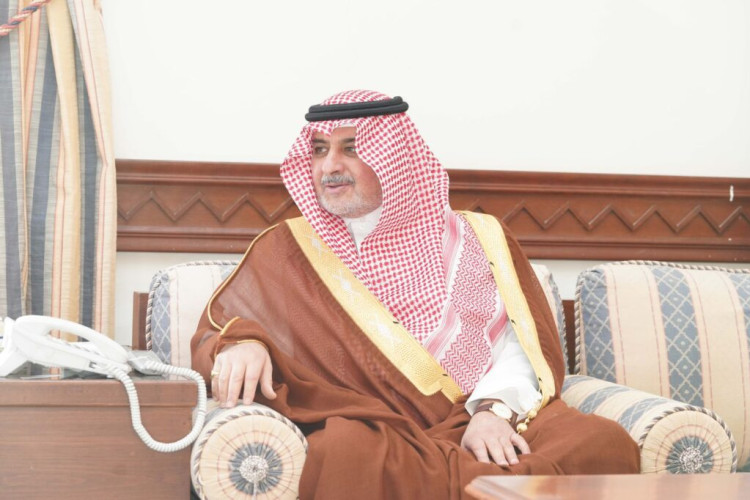 أمير تبوك يلتقي بأهالي محافظة الوجه