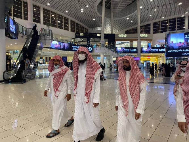 مدير عام فرع هيئة الأمر بالمعروف في الرياض يتفقد العمل الميداني بالمركز الإشرافي شرق ١