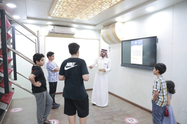 هيئة الأمر المعروف بمنطقة الرياض تنهي برنامج المعرض الرقمي المتنقل