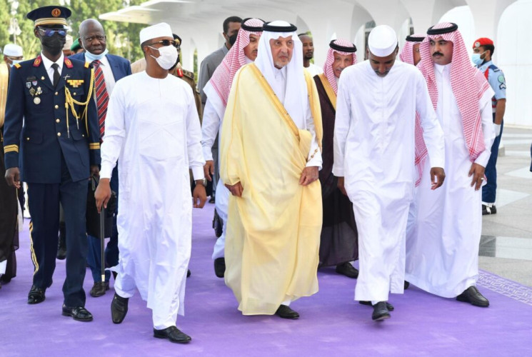 رئيس المجلس العسكري الانتقالي في جمهورية تشاد يصل جدة