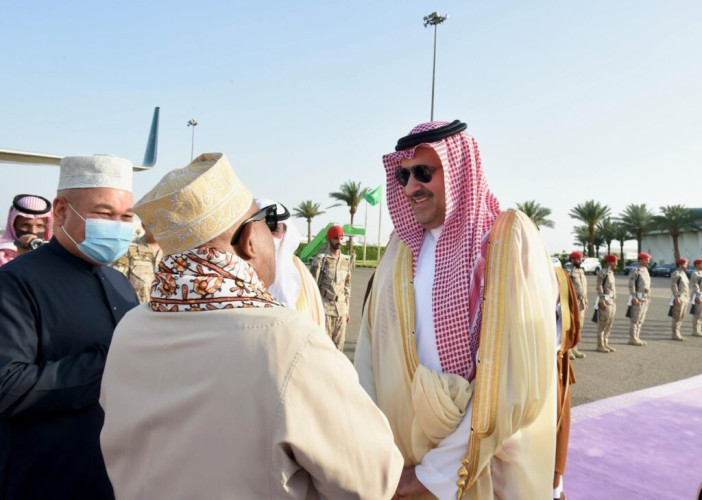 رئيس جمهورية القمر المتحدة يصل إلى المدينة المنورة