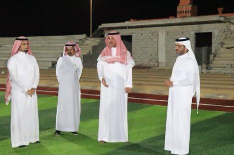 محافظ القنفذة يقوم بجولة على بعض المشاريع بالمحافظة