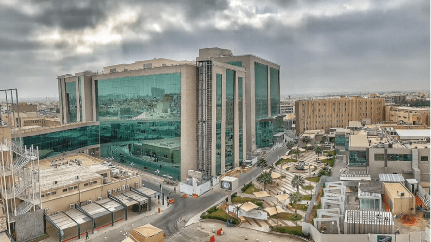 تزامنًا مع حلول العيد.. “سعود الطبية” تُحذّر من مخاطر الألعاب النارية على الأطفال