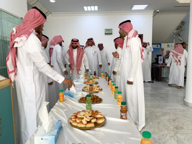 مكتب الزراعة بحفرالباطن يقيم حفل معايدة لمنسوبيه بمناسبة عيد الفطر المبارك