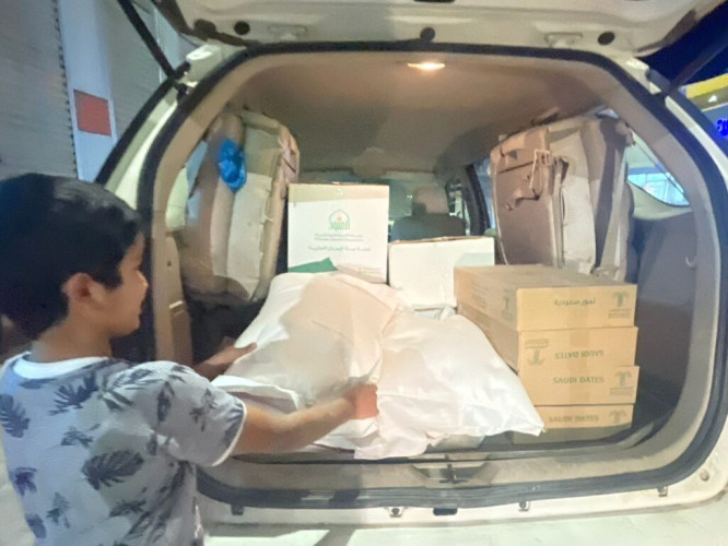 جمعية البر بفيفاء توزع السلال الغذائية على ١١٠٠ أسرة مستفيدة