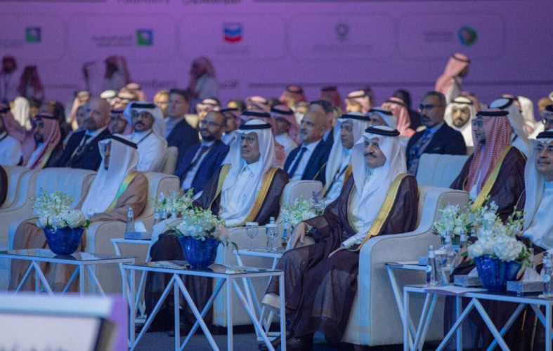 أمير الشرقية يرعى حفل تخريج(1400)متدرباً من متدربي المعهد التقني السعودي لخدمات البترول