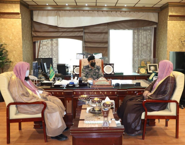 مدير عام فرع الرئاسة العامة لهيئة الأمر بالمعروف بمنطقة الرياض يزور سجون المنطقة