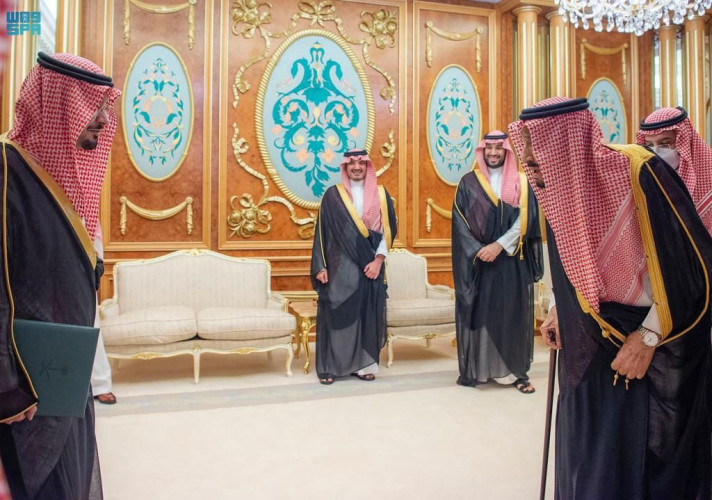 أمام خادم الحرمين الشريفين.. نائب أمير منطقة الحدود الشمالية يؤدي القسم