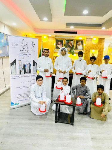 فريق فرسان الصفة التطوعي ينفذ مبادرة “رحمة في كل كبد رطبة” في متوسطة عبادة بن بشر