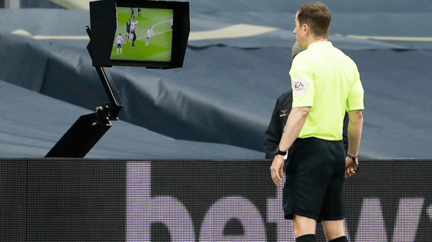 في تقنية حكم الفيديو المساعد.. الفيفا يعتمد الاتحاد السعودي ضمن الاتحادات الخبيرة