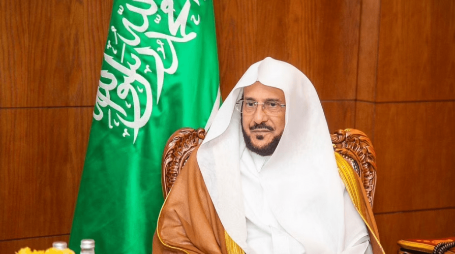 وزير الشؤون الإسلامية يشيد بمبادرة سمو ولي العهد للتبرع بالدم ويؤكد أنها تجسد القدوة في العمل الإنساني