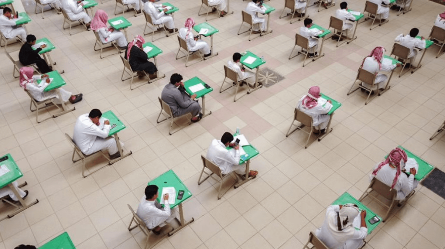 في يومها الأول.. 220 ألف طالب يؤدون اختبارات الفصل الثالث بمدارس عسير