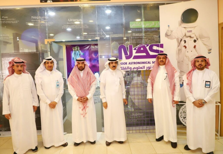 محافظ الرس ووكيل المحافظة يزوران جمعية نور العلوم والفلك