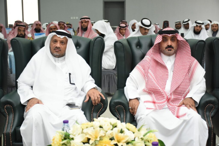 مساعد مدير التعليم يكرم الفائزين في مسابقة “رتل”