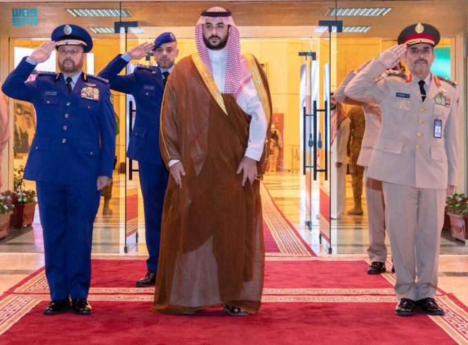 نيابةً عن سموِّ ولي العهد..سموُّ نائبِ وزيرِ الدفاع يرعى حفلَ تخريج طلبة كلية القيادة والأركان للقوات المسلحة