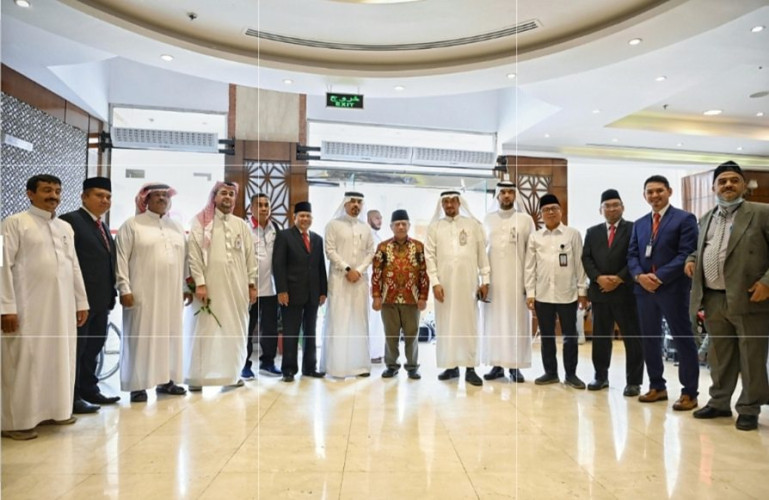 استقبال شركة الأدلاء أولى رحلات الحج القادمة من ” الجمهورية الاندونيسية “