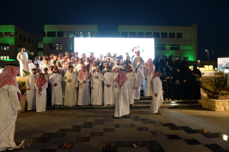 رئيس جامعة الملك خالد يشهد ختام أعمال عمادة شؤون الطلاب للعام 1443