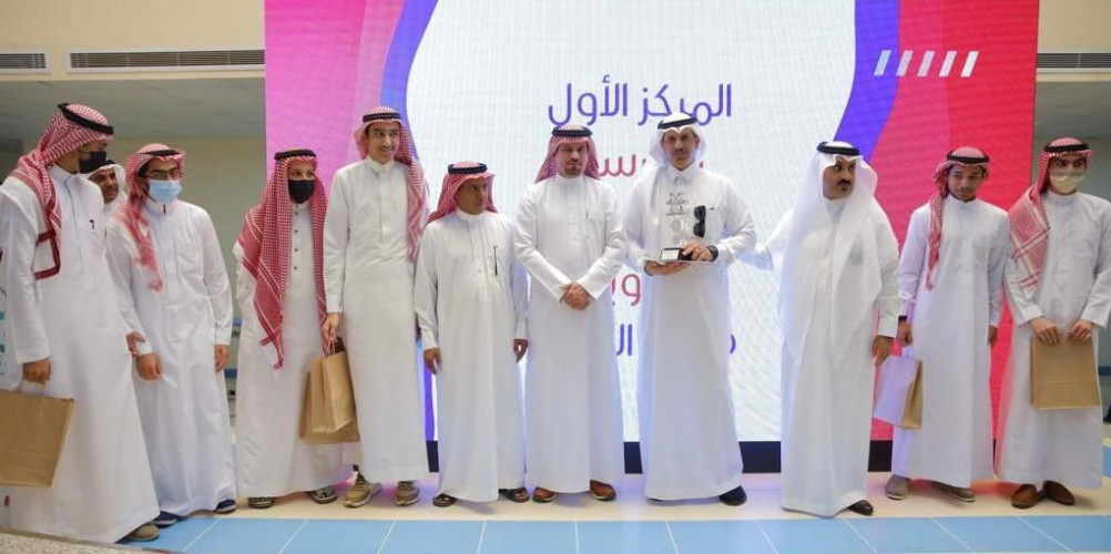 مدير تعليم جدة يتوج الفائزين في مبادرة  “فيزيائيو جدة 8”