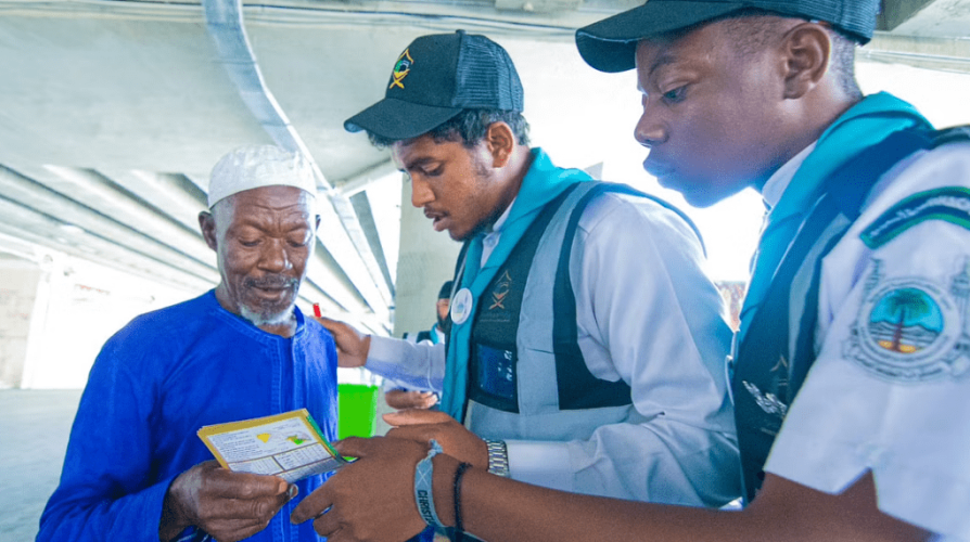 “الكشافة” يرشدون قرابة 93 ألف حاج تائه خلال موسم هذا العام
