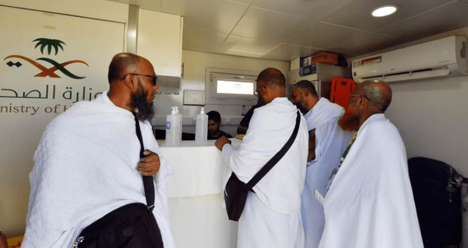 عيادات طبية متنقلة ترافق الحُجاج على طريق الهجرة السريع