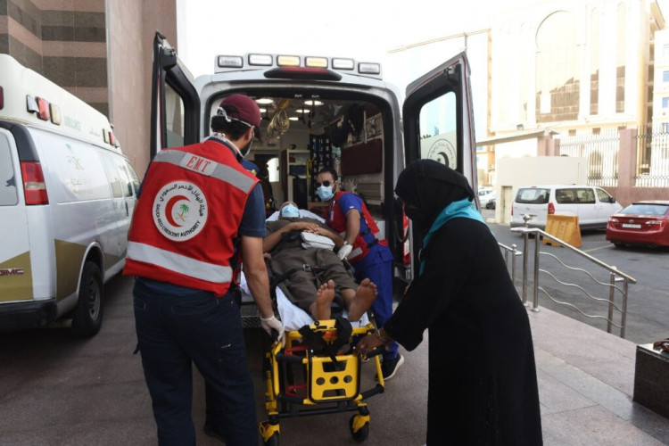 فتيات الكشافة يساهمن في خدمة مراجعي مستشفى الملك فيصل بمكة المكرمة