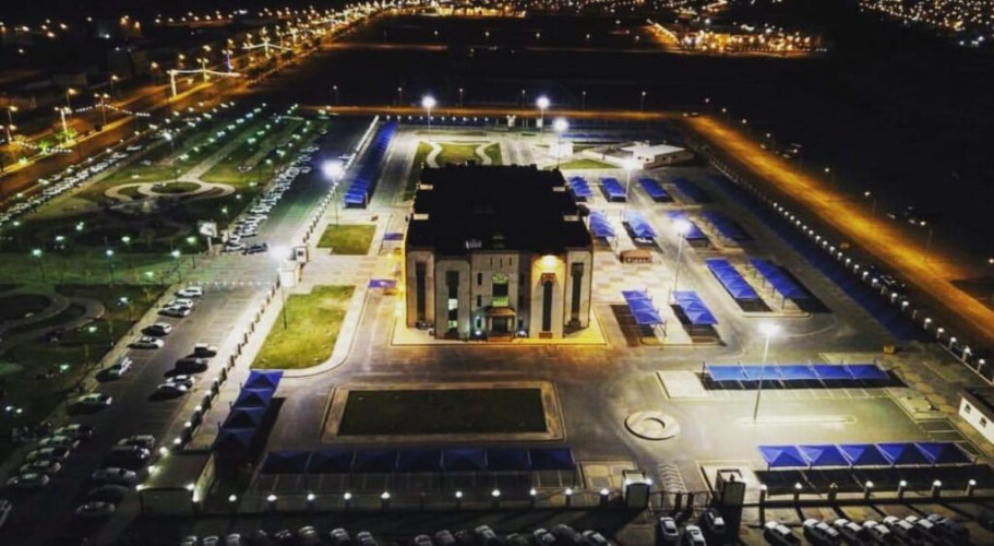 خلال شهر تنفيذ أعمال صيانة ٤٢٠ عمود إنارة ببلدية بيشة