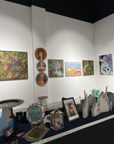 مجموعة إبداع الإعلامي تنظم معرضاً فنياً بمركز المدينة للفنون