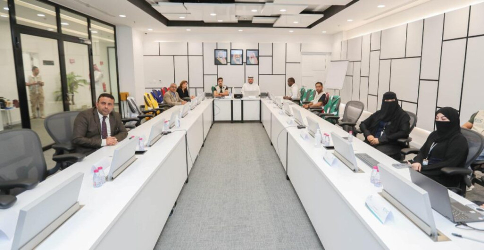 وفد وزارة الصحة اليمنية ومنظمة الصحة العالمية يشيد بقدرات المركز الوطني للأزمات والكوارث