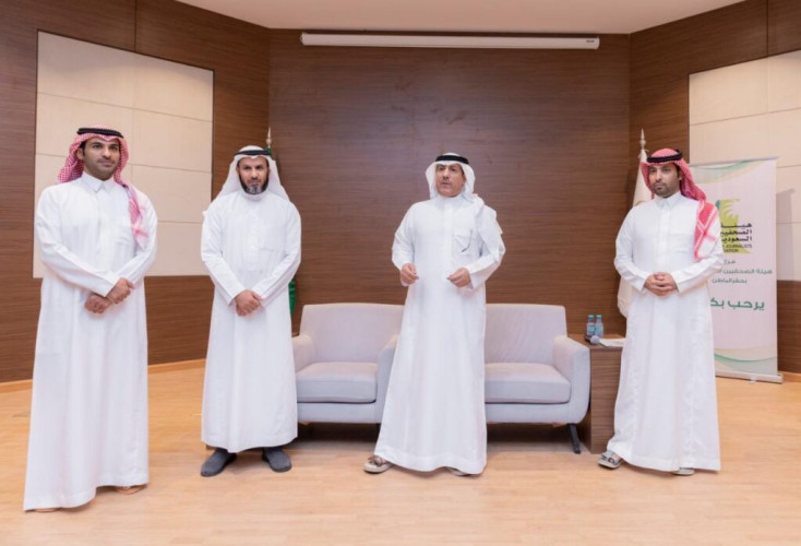 فرع هيئة الصحفيين بحفرالباطن يناقش “دور الإعلام في تعزيز قيم المجتمع”