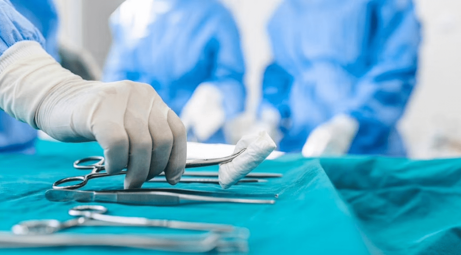 10 دقائق كادت تُفقده قلبه.. إنعاش عاجل ينقذ حياة مريض بجازان