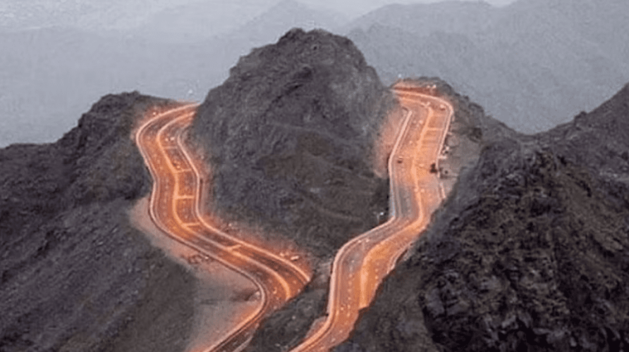 بعد إغلاقه احترازيًا.. إعادة فتح طريق “الهدا” في الاتجاهين