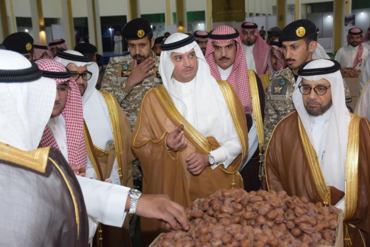 سمو محافظ الاحساء يُدشن ” مزاد موسم صرام التمور 2022