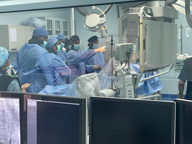 زراعة صمام تنقذ حياة مريض في نجران