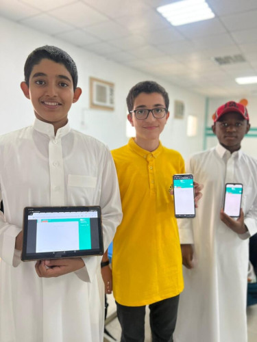 “آل مرضمه” يتابع سير اختبار مهاراتي للطلاب بمتوسطة الأحفاد بنجران