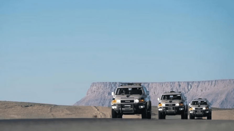 إدارة المجاهدين: القبض على مواطن لنقله 9 مخالفين لنظام أمن الحدود من الجنسية اليمنية