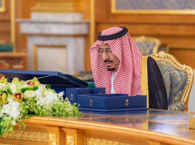 خادم الحرمين الشريفين يرأس جلسة مجلس الوزراء