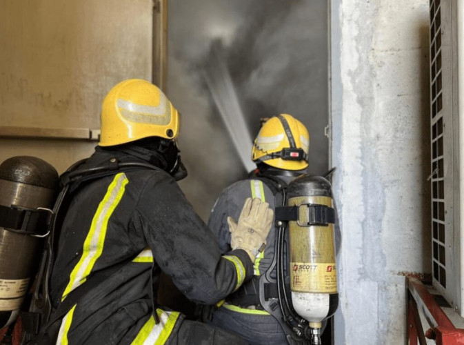 “مدني الأحساء” يخمد حريقاً اندلع في مصنع أغذية