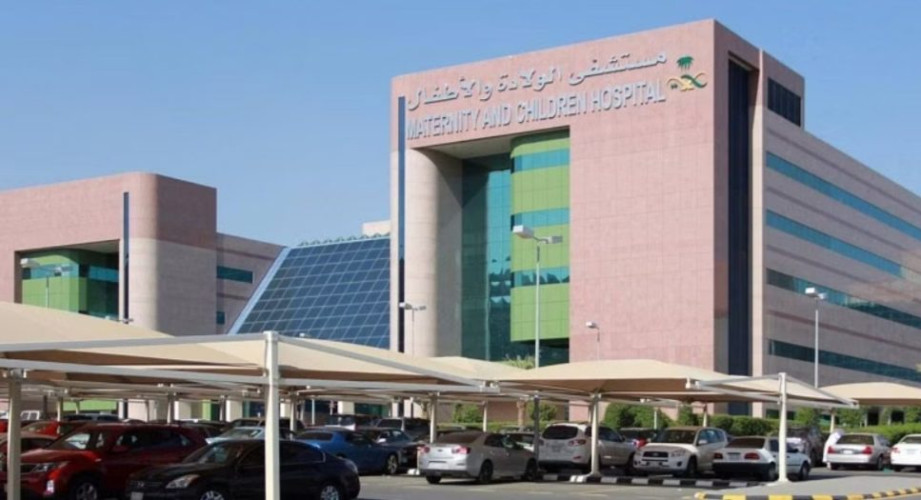 أطباء مستشفى الولادة والأطفال بمكة ينقذون فتاة من نزيف دماغي حاد