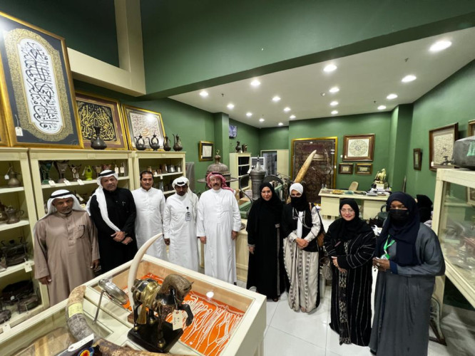 فرع هيئة الصحفيين السعوديين بالمدينة في زيارة إلى متحف عبدالمجيد الخريجي التراثي